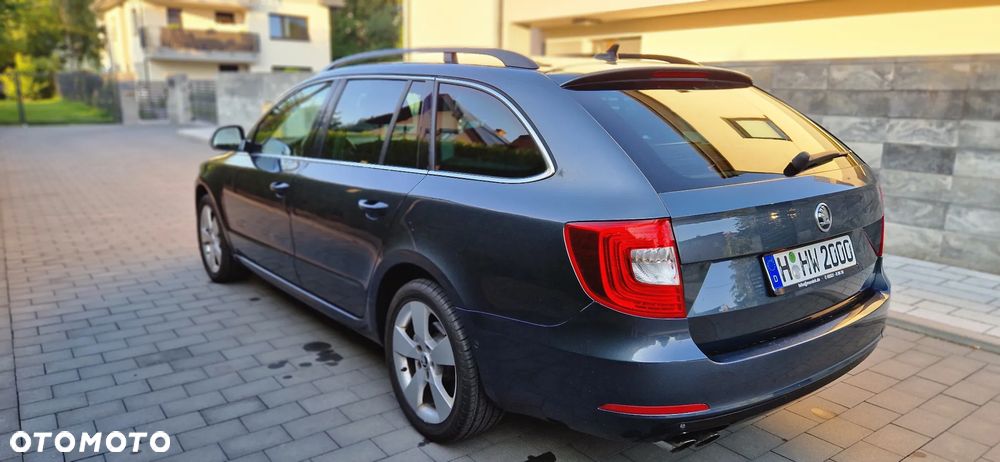 Skoda Superb 2.0 TDI DSG Exclusive - 3