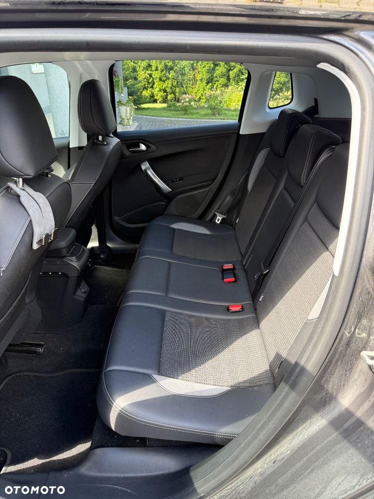 Peugeot 2008 - 8