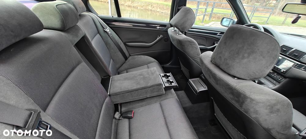 BMW Seria 3 320i - 9