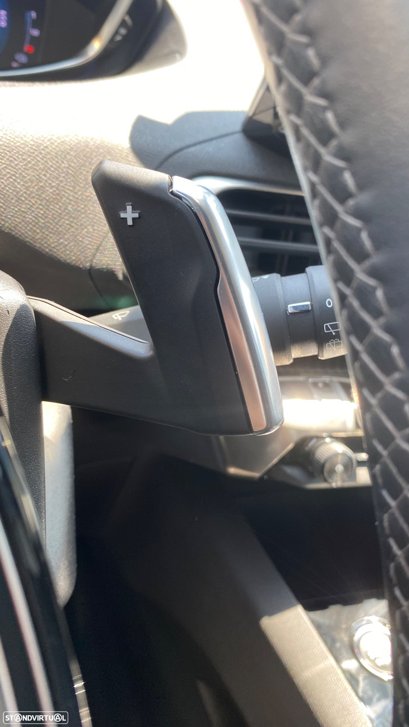Peugeot 3008 1.6 Hybrid Allure e-EAT8 - 35