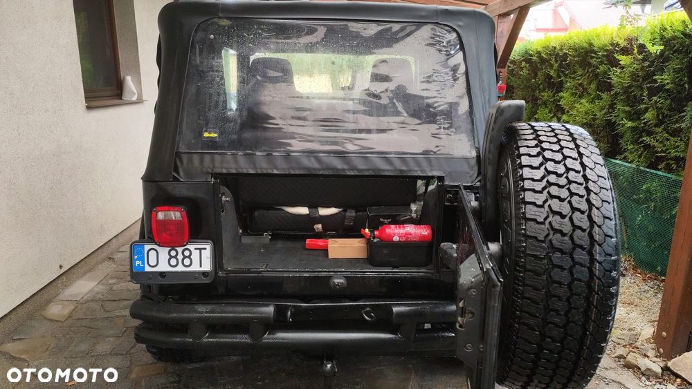 Jeep Wrangler - 10