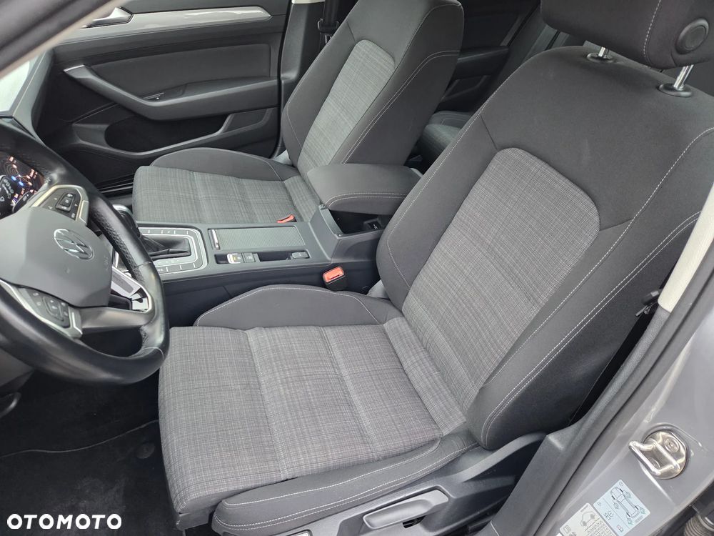 Volkswagen Passat 2.0 TDI SCR DSG Business - 12