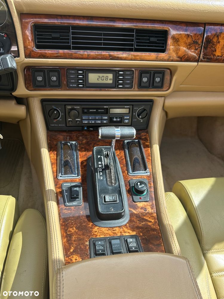 Jaguar XJS - 27