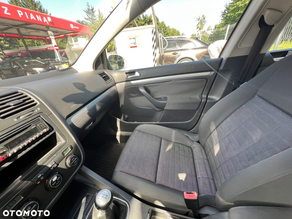Volkswagen Golf - 18