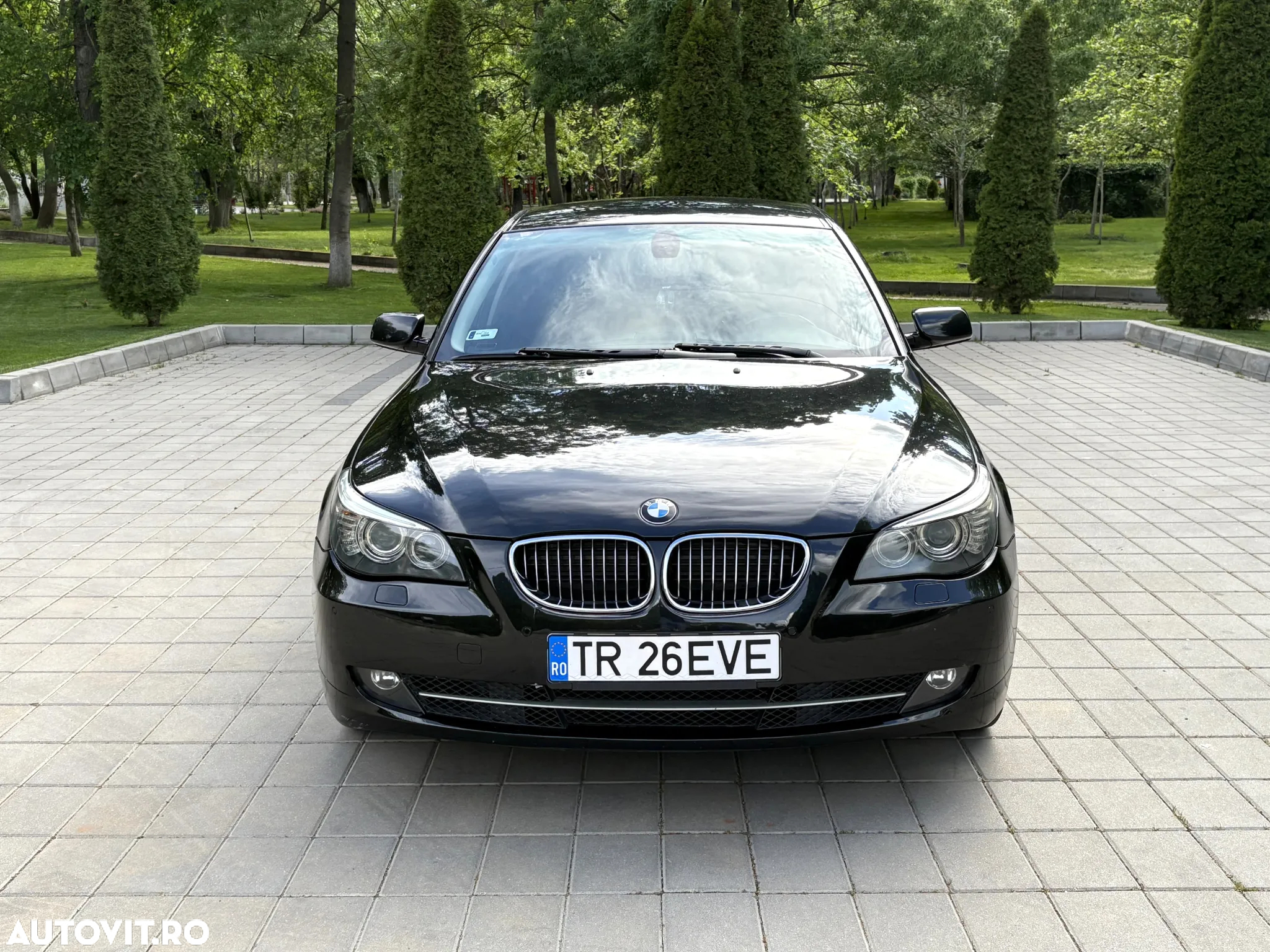 BMW Seria 5 525d Aut. Edition Lifestyle - 2