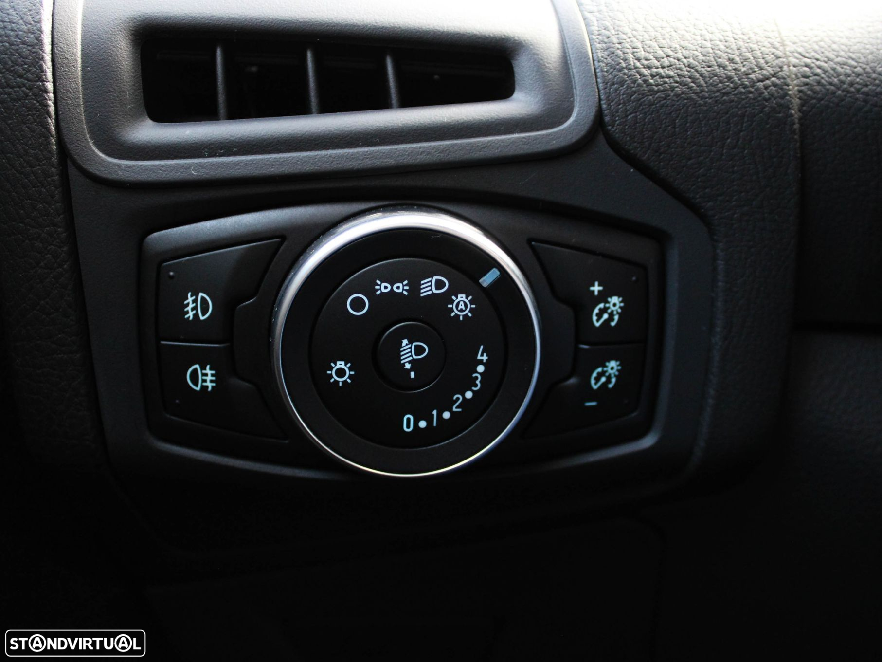 Ford Focus 1.5 TDCi ST-Line - 33