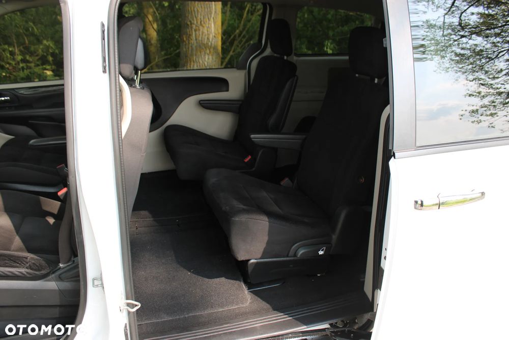Dodge Grand Caravan - 19