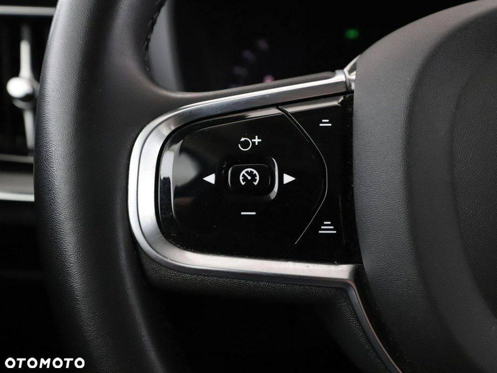 Volvo V60 B4 D Plus Dark - 31