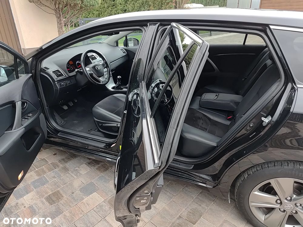 Toyota Avensis 1.8 Premium - 22
