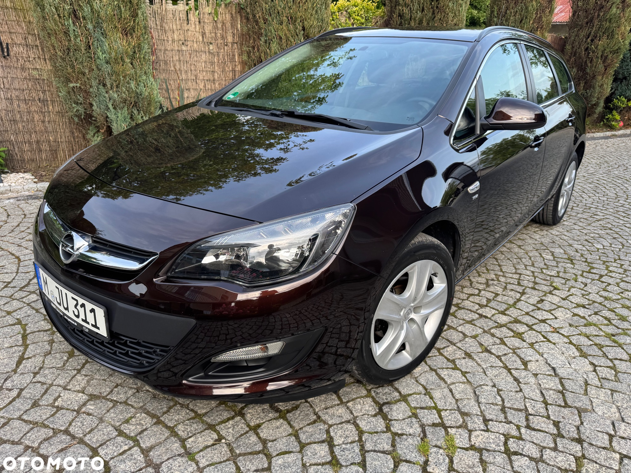 Opel Astra IV 1.4 T Cosmo - 3