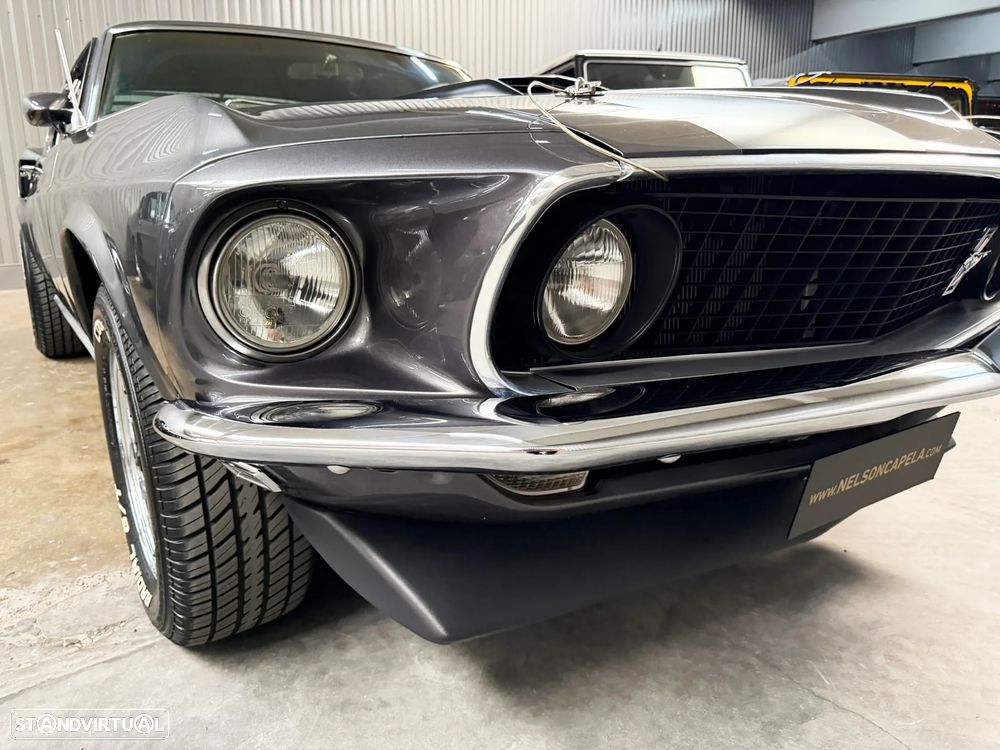 Ford Mustang - 45