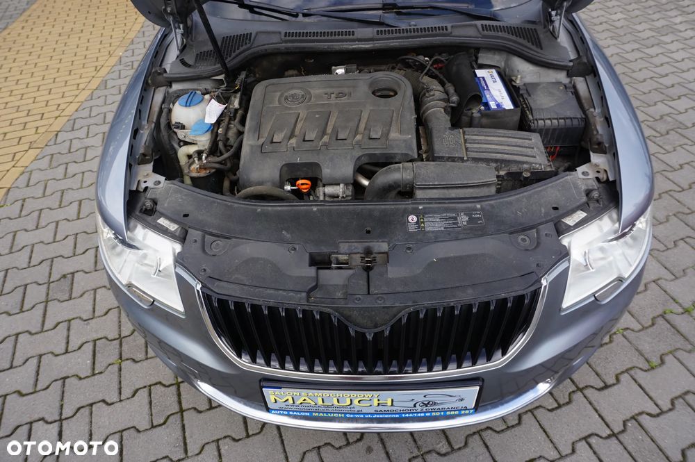 Skoda Superb 2.0 TDI DSG FAMILY - 39
