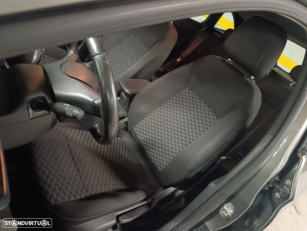 Opel Astra Sports Tourer - 14