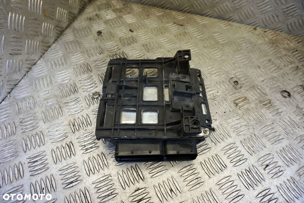 STEROWNIK SILNIKA KOMPUTER OCTAVIA II LIFT 2.0 TDI 03L906018C 0281016951 SKODA 2008-2013 - 2