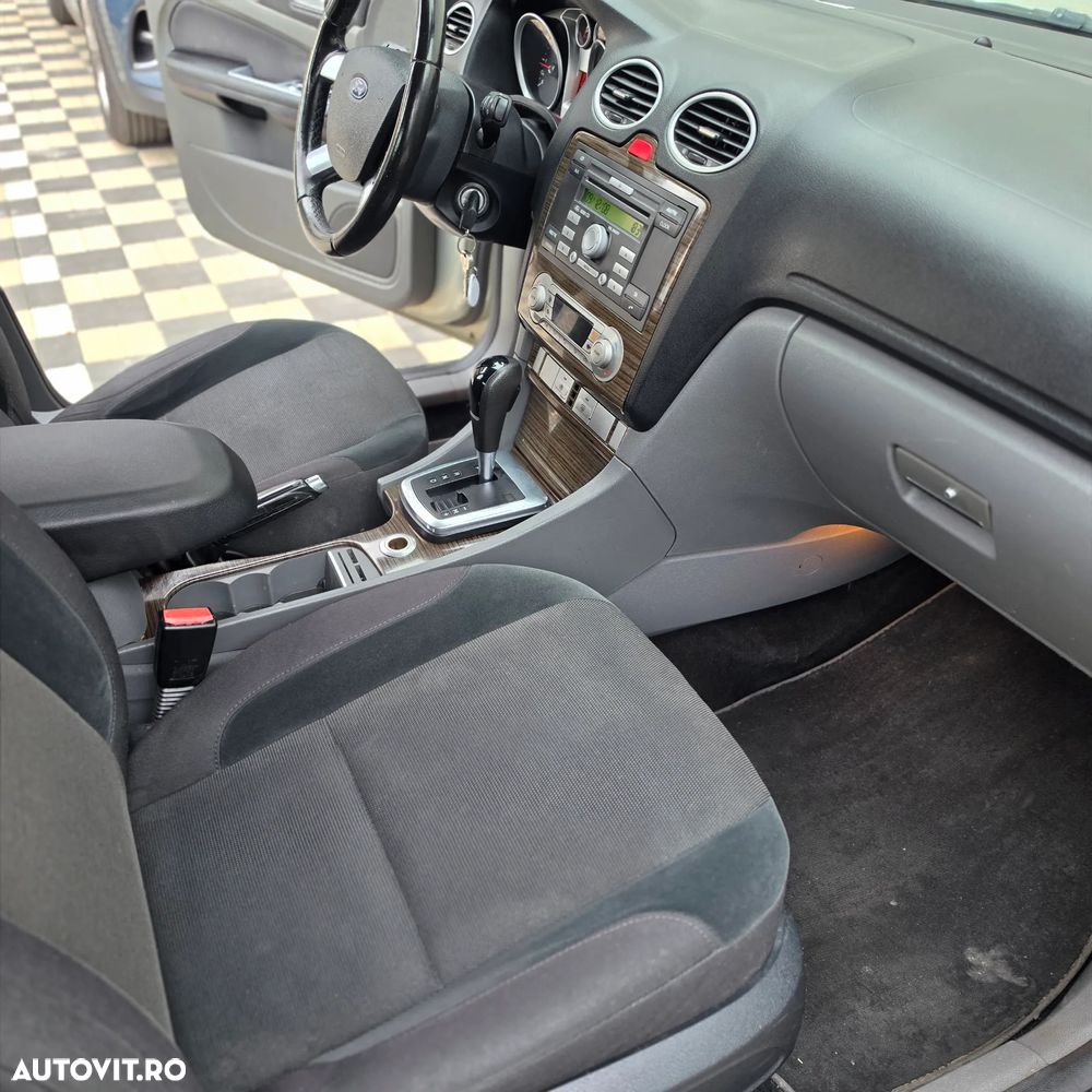 Ford Focus - 8