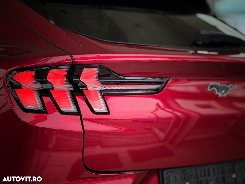 Ford Mustang Mach-E AWD PREMIUM - 6