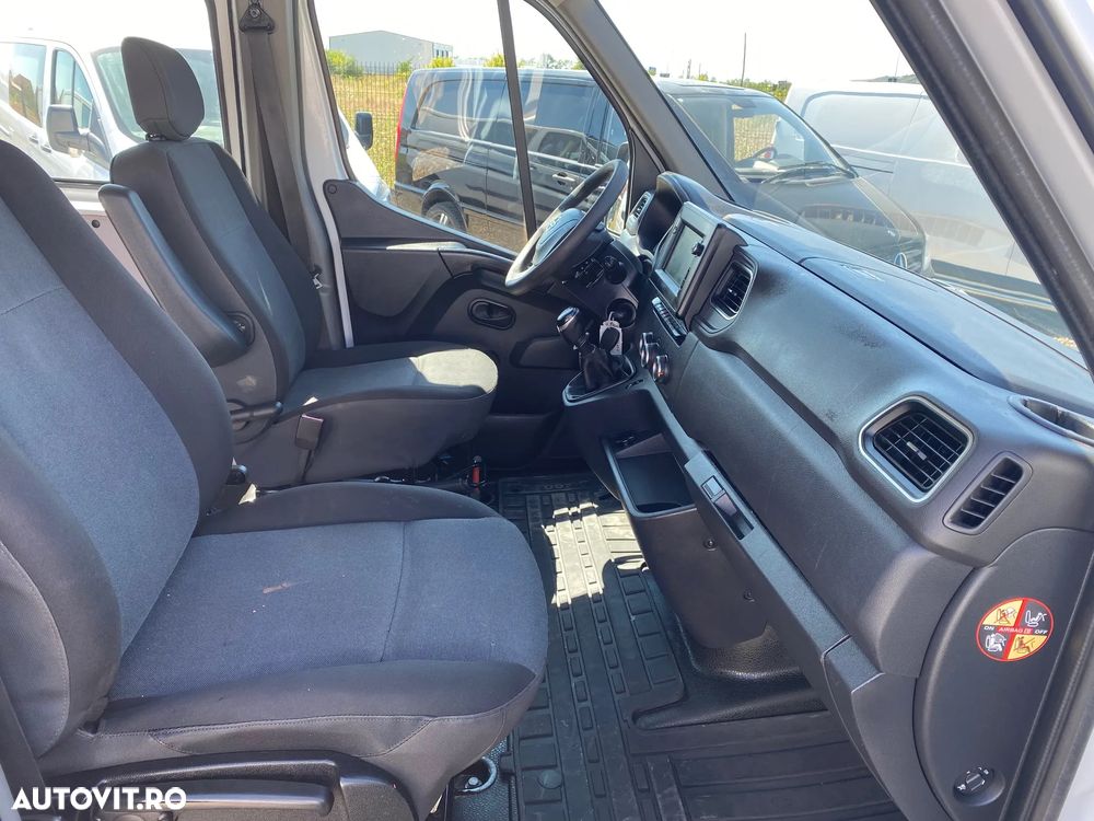 Nissan NV 400 - 7