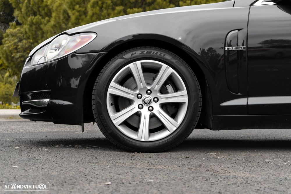Jaguar XF 3.0 D V6 Luxury - 7