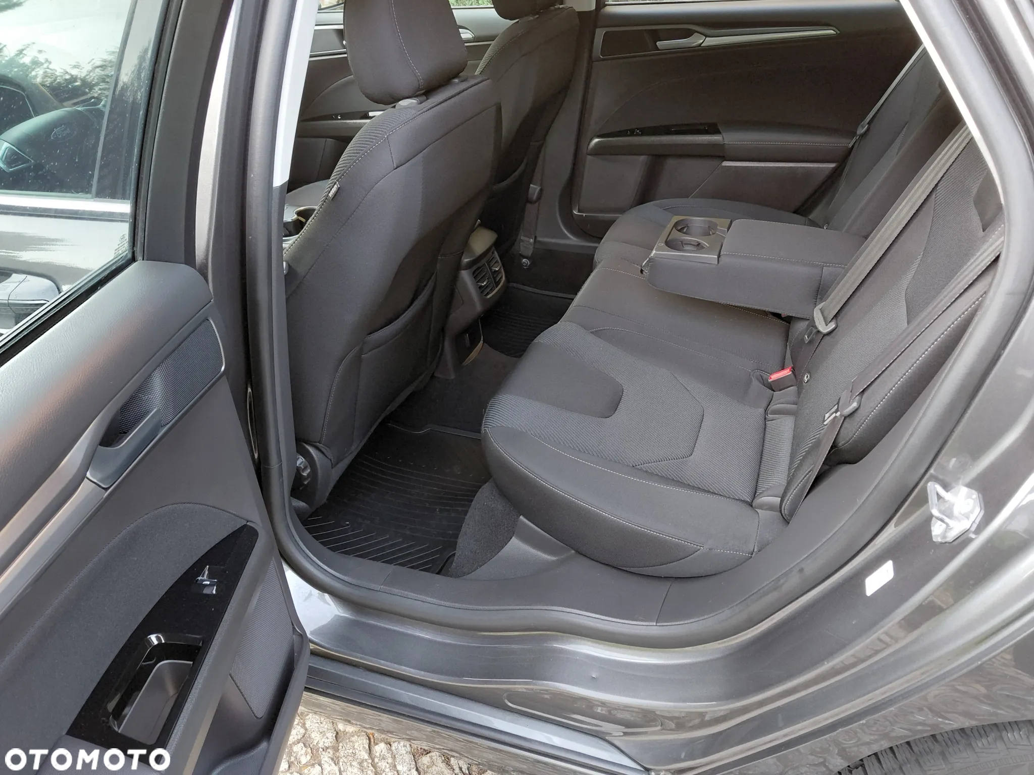 Ford Mondeo 2.0 TDCi Bi-Turbo Titanium PowerShift - 37