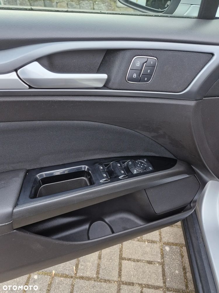 Ford Mondeo 2.0 TDCi Titanium PowerShift - 18