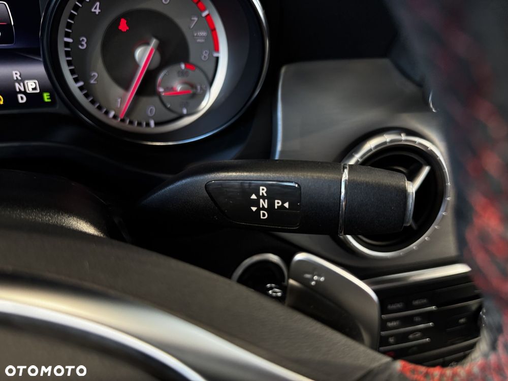 Mercedes-Benz CLA - 27