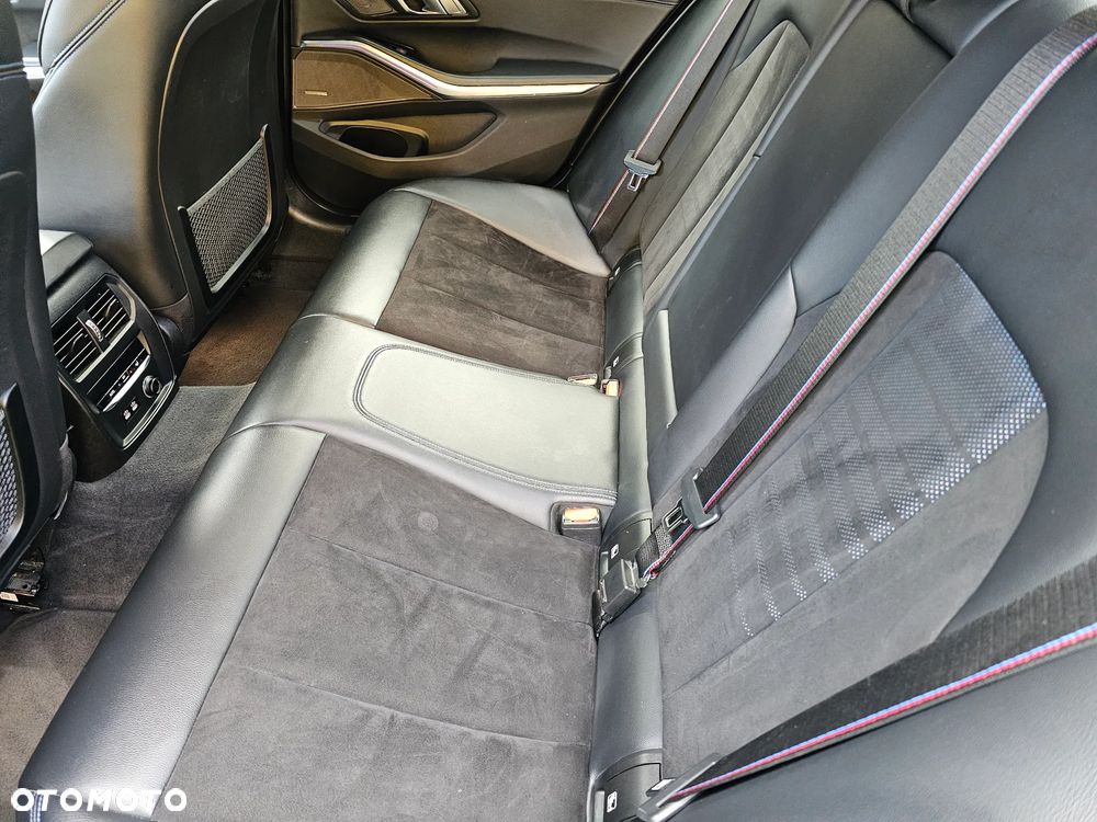 BMW Seria 3 330e M Sport - 11