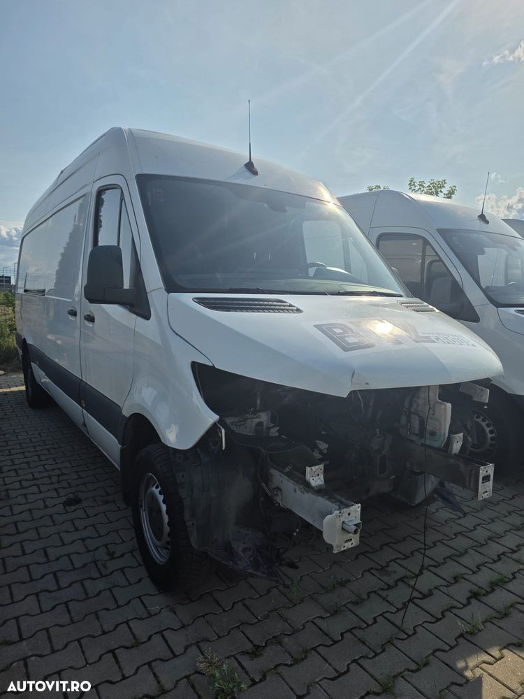 Mercedes-Benz Sprinter - 1