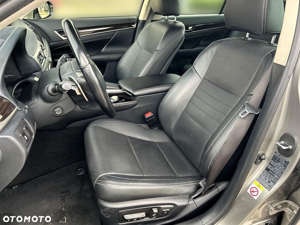 Lexus GS - 15
