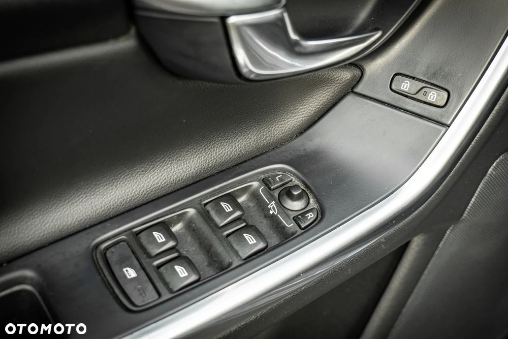 Volvo S60 T5 Geartronic Momentum - 36