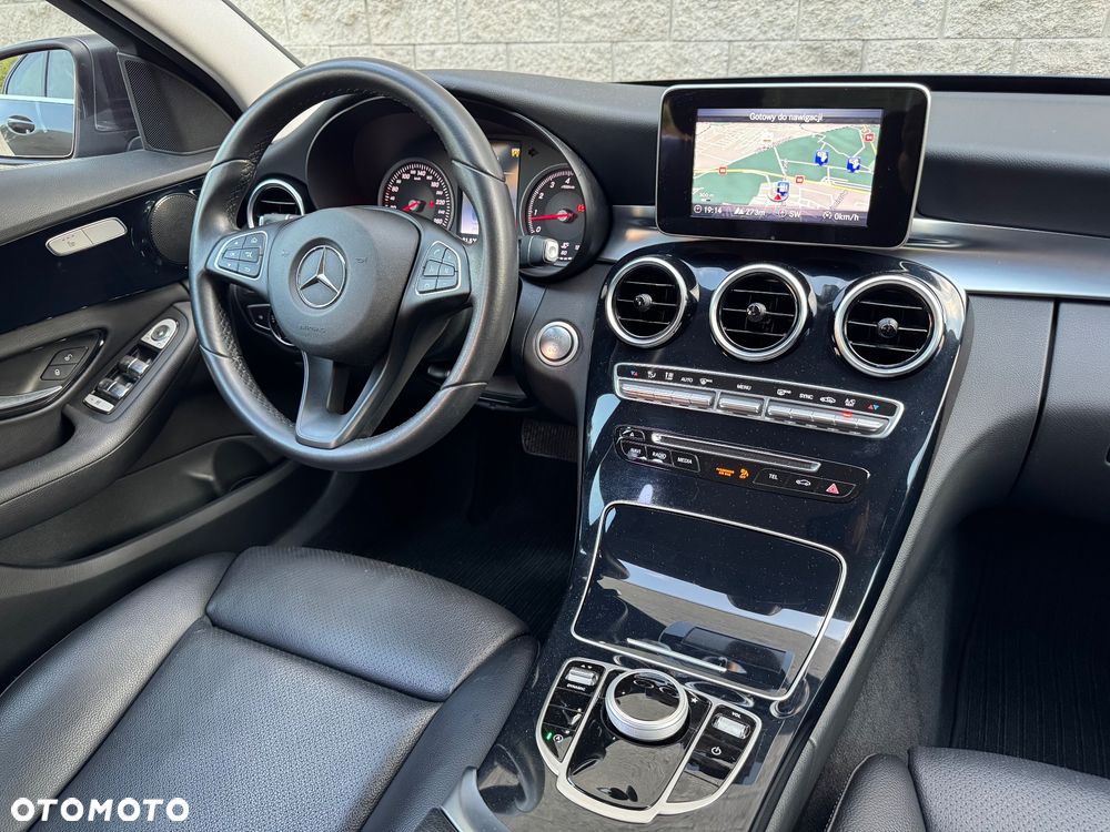 Mercedes-Benz Klasa C 200 7G-TRONIC Exclusive - 12