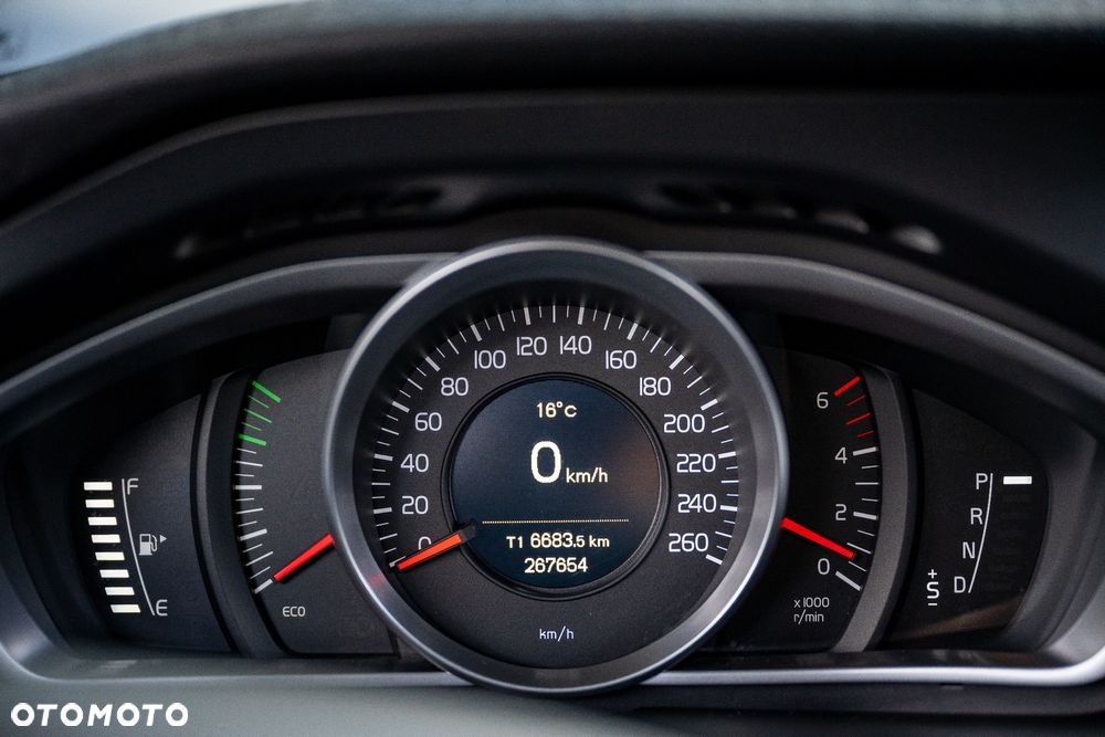 Volvo V40 D3 Momentum - 11