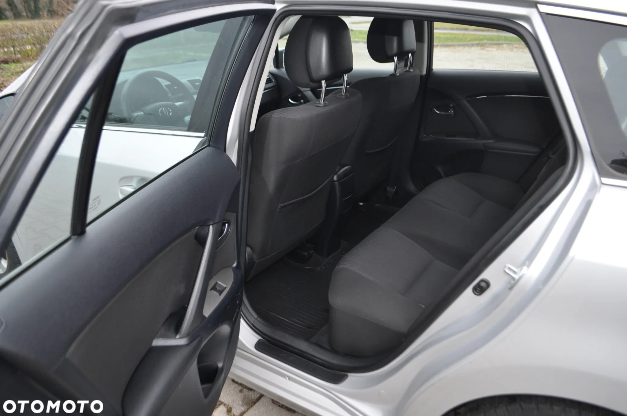 Toyota Avensis 1.8 Active - 20
