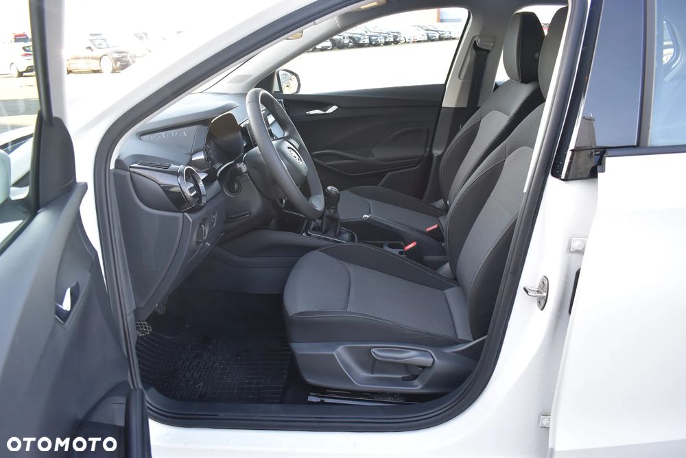 Skoda Fabia 1.0 Ambition - 10