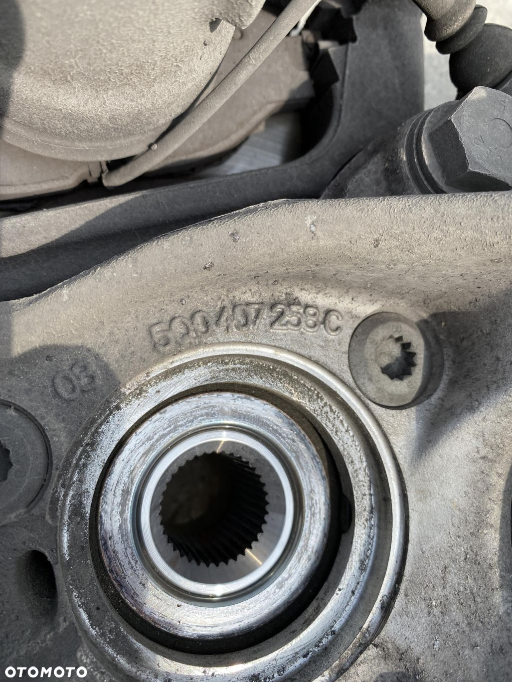 Audi Q3 II 2.0 TDI automat Zwrotnica amortyzator prawy przód 5Q0407258C - 3