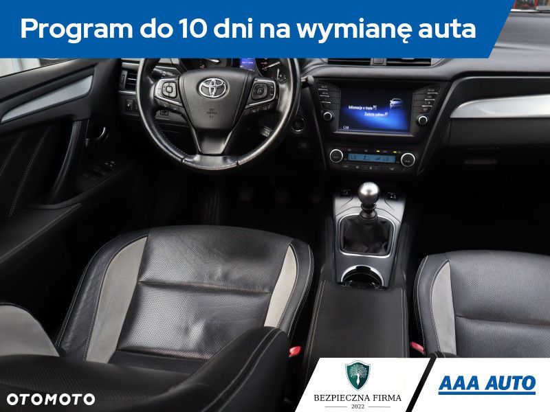 Toyota Avensis - 8