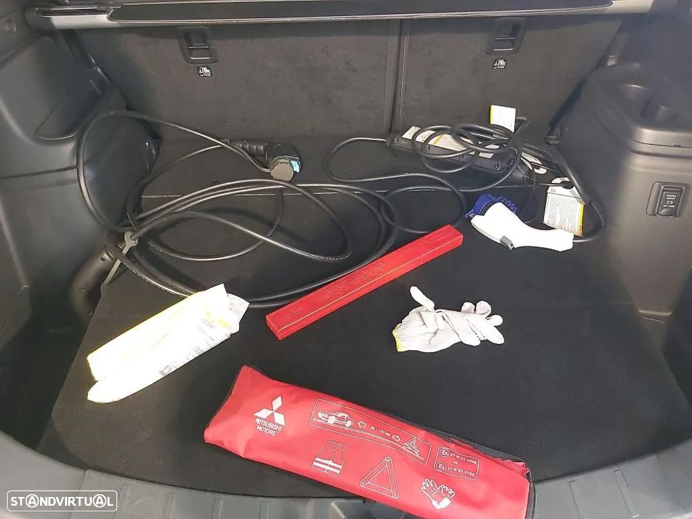 Mitsubishi Outlander 2.4 PHEV Instyle - 11