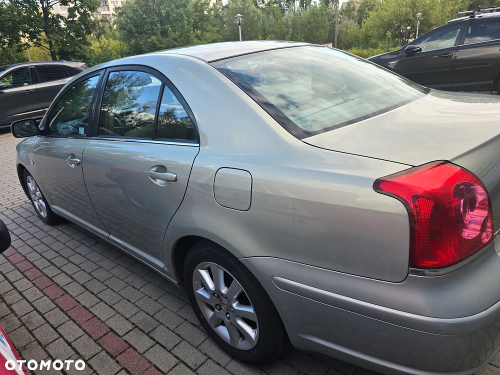 Toyota Avensis 2.2 D-4D Sol - 5