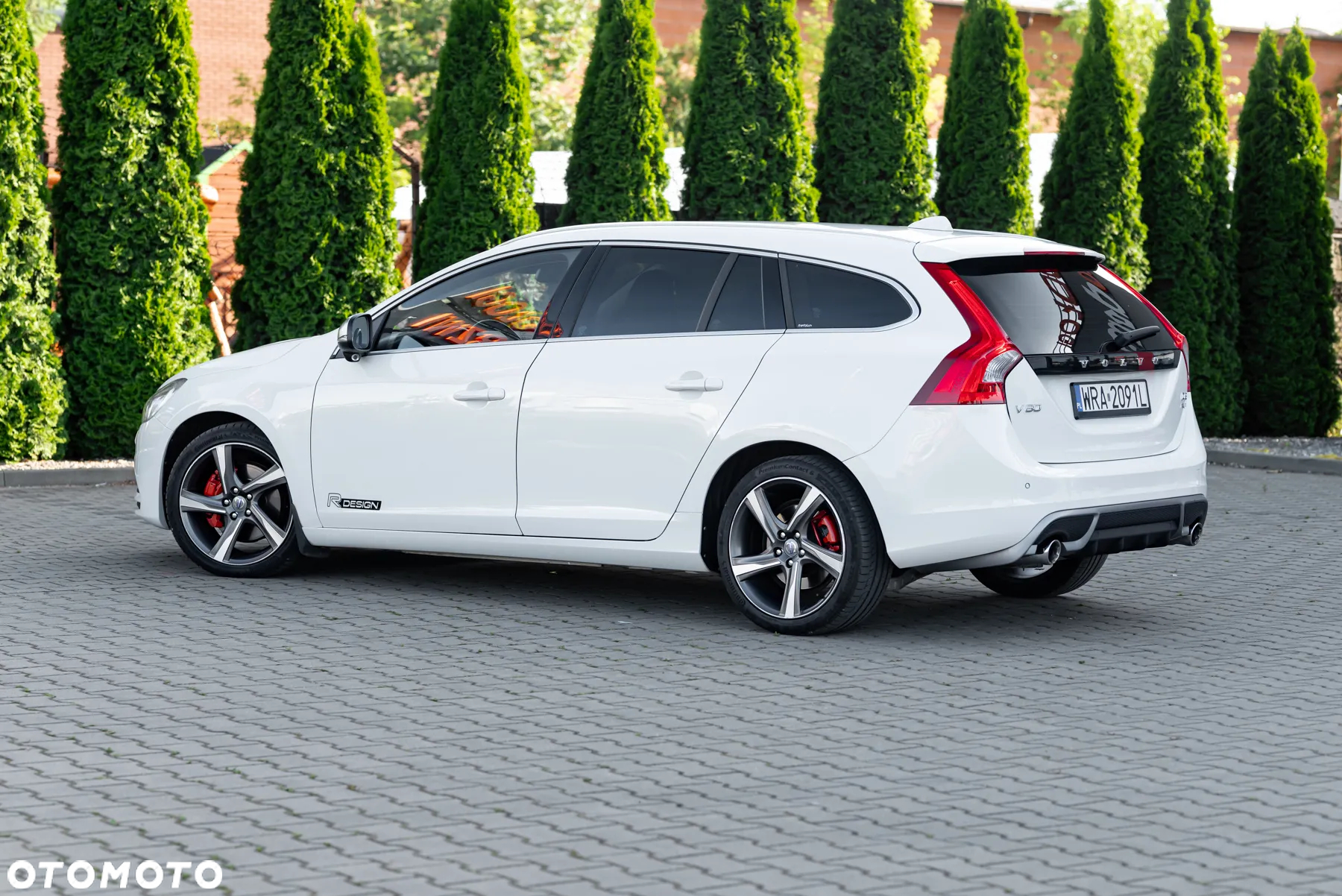 Volvo V60 D5 AWD R-Design - 14