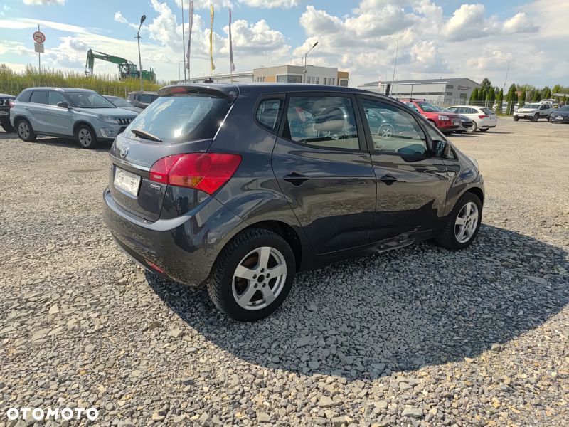Kia Venga - 8