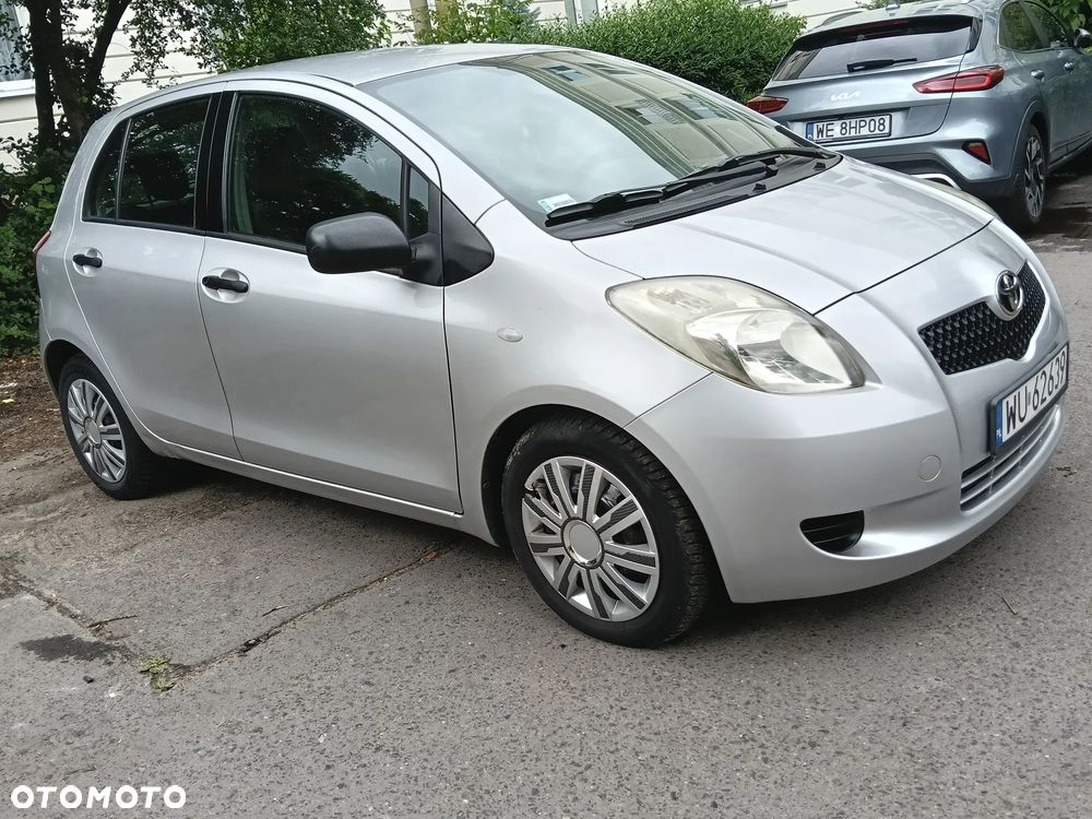 Toyota Yaris 1.3 Luna A/C - 2