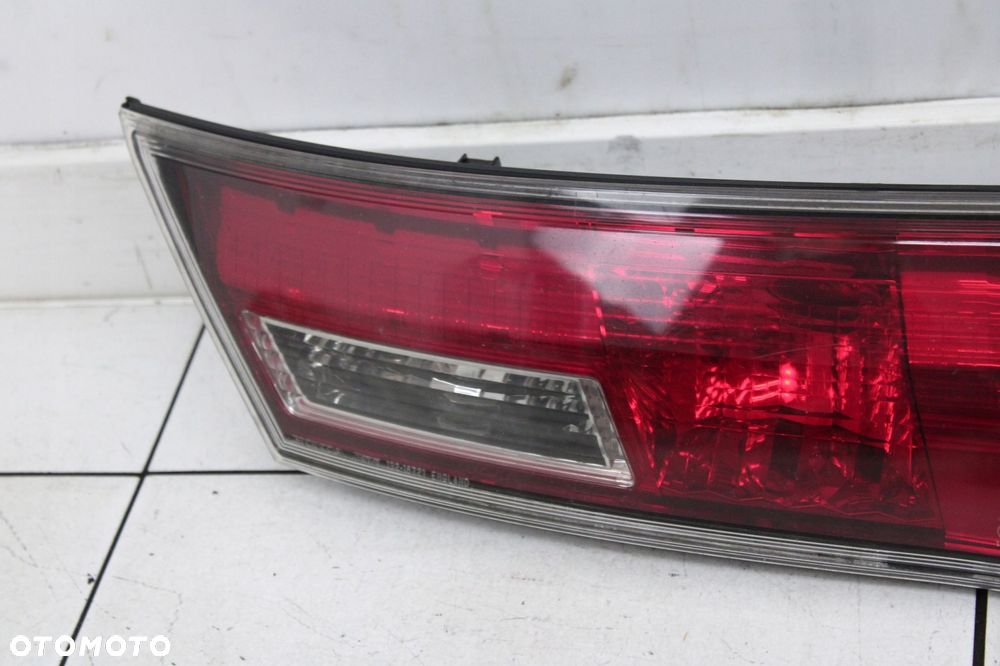 HONDA CIVIC VIII 06R- BLENDA LAMPA LISTWA KLAPY BAGAŻNIKA TYŁ TYLNA - 2