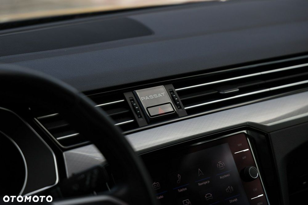 Volkswagen Passat - 30