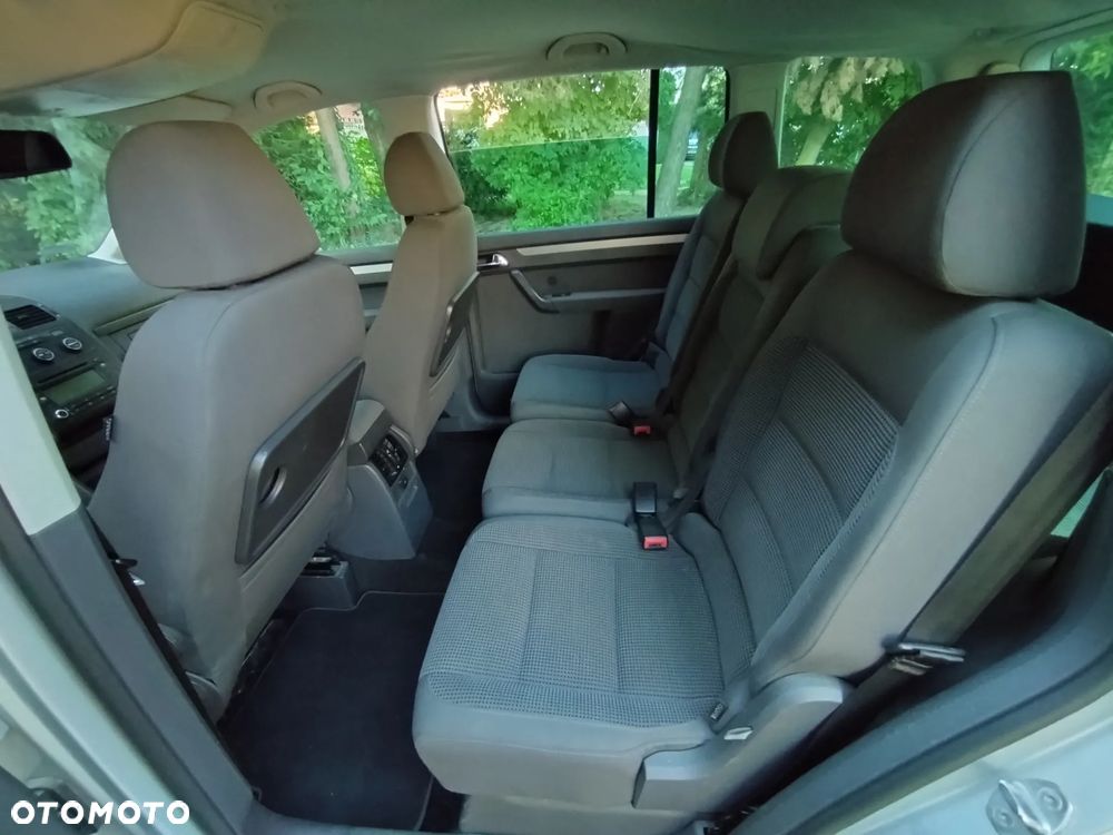 Volkswagen Touran 2.0 TDI DPF Highline - 14