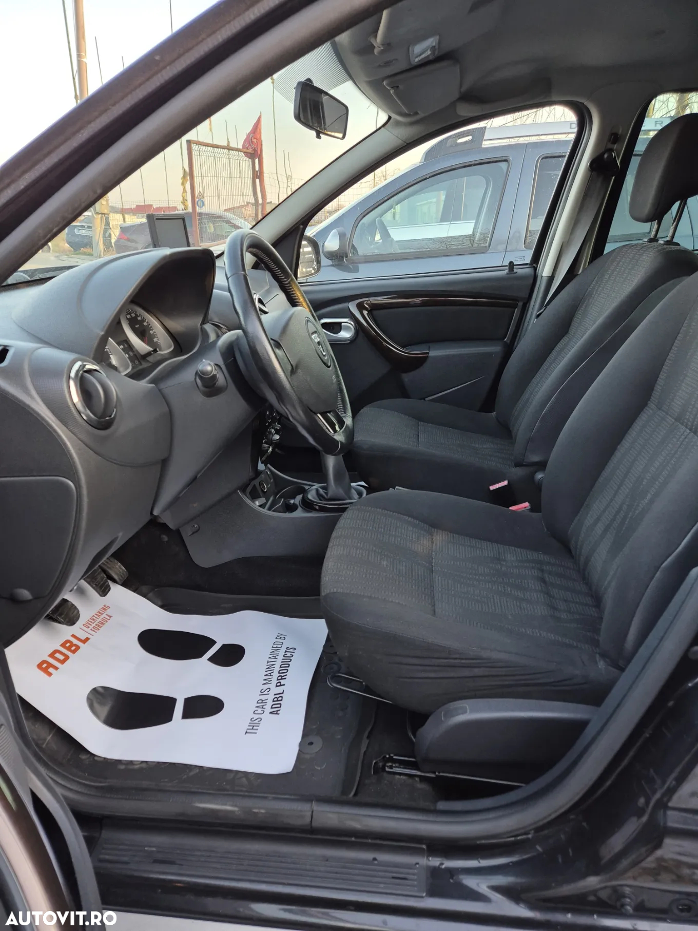 Dacia Duster 1.6 4x2 Prestige - 8