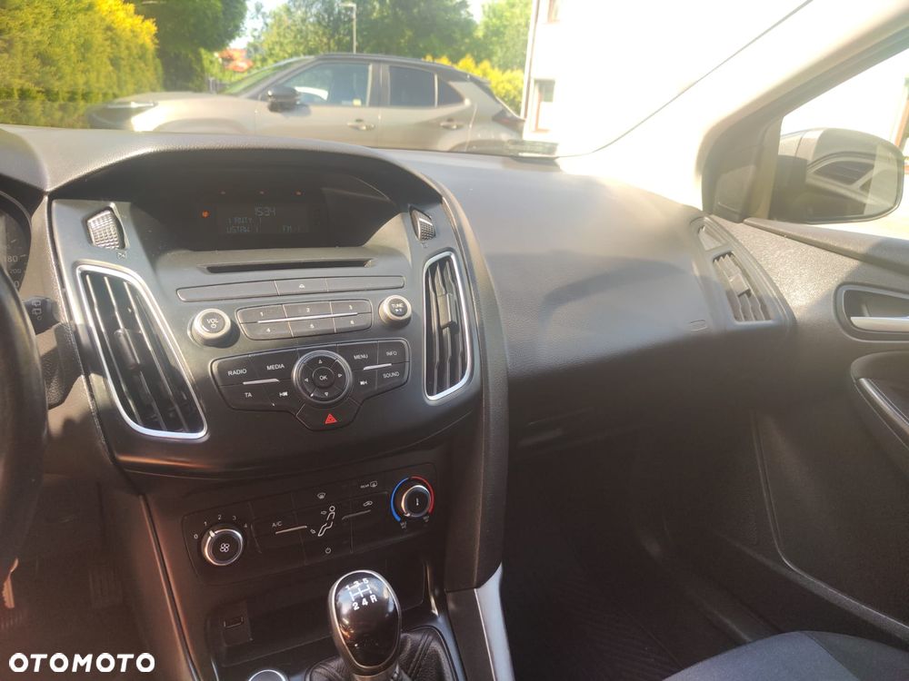 Ford Focus 1.6 Titanium - 22