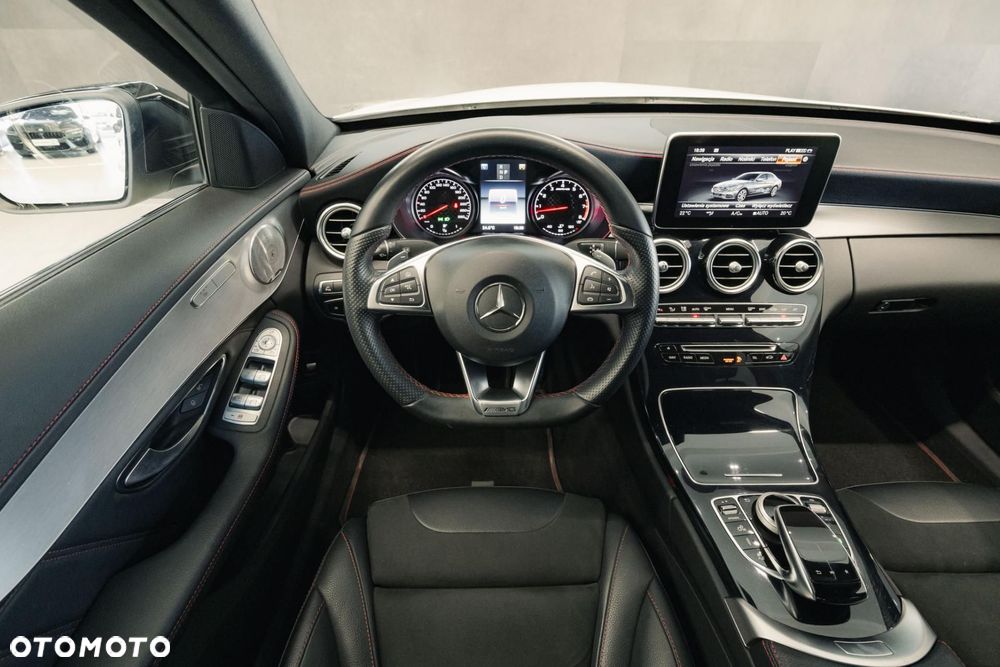 Mercedes-Benz Klasa C AMG 43 4-Matic - 12