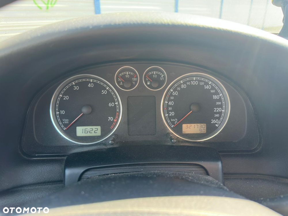 Volkswagen Passat 1.8T - 8
