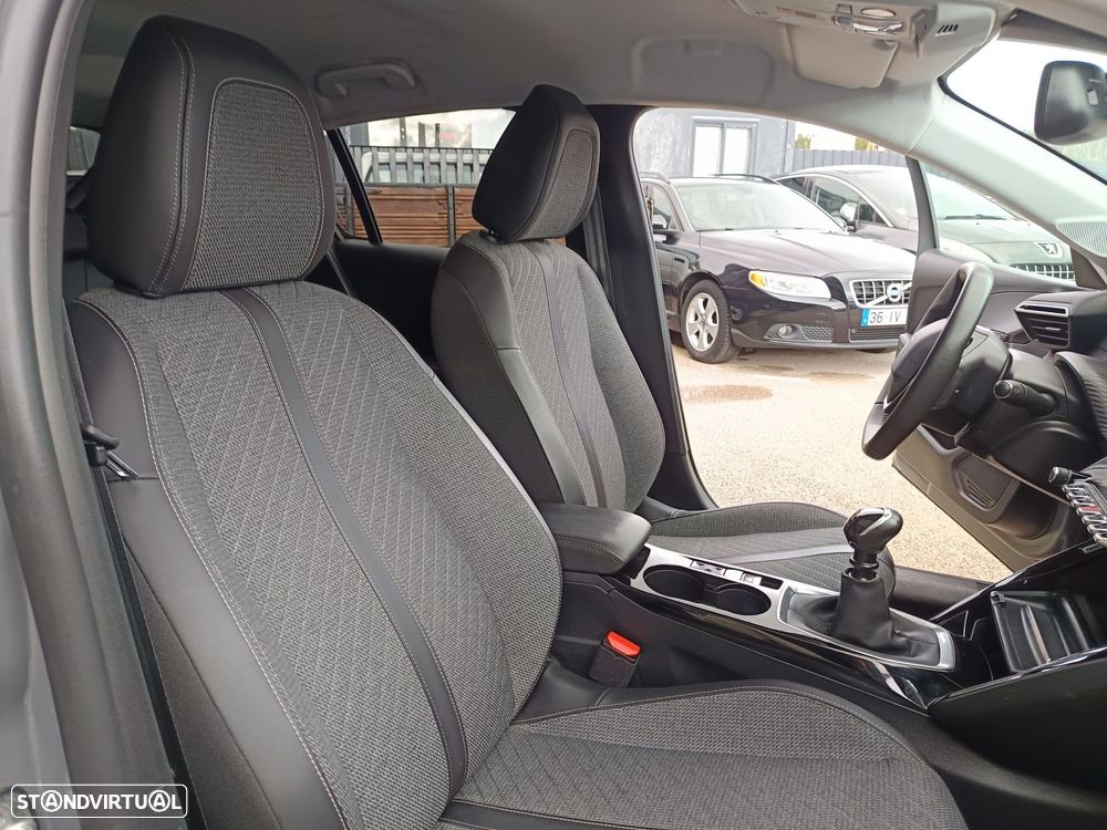 Peugeot 208 PureTech 100 Allure Pack - 28