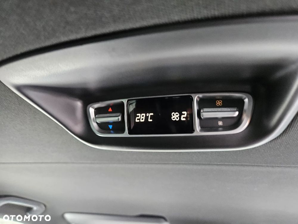 Mercedes-Benz Klasa V 250 d 4-Matic 9G-Tronic - 22