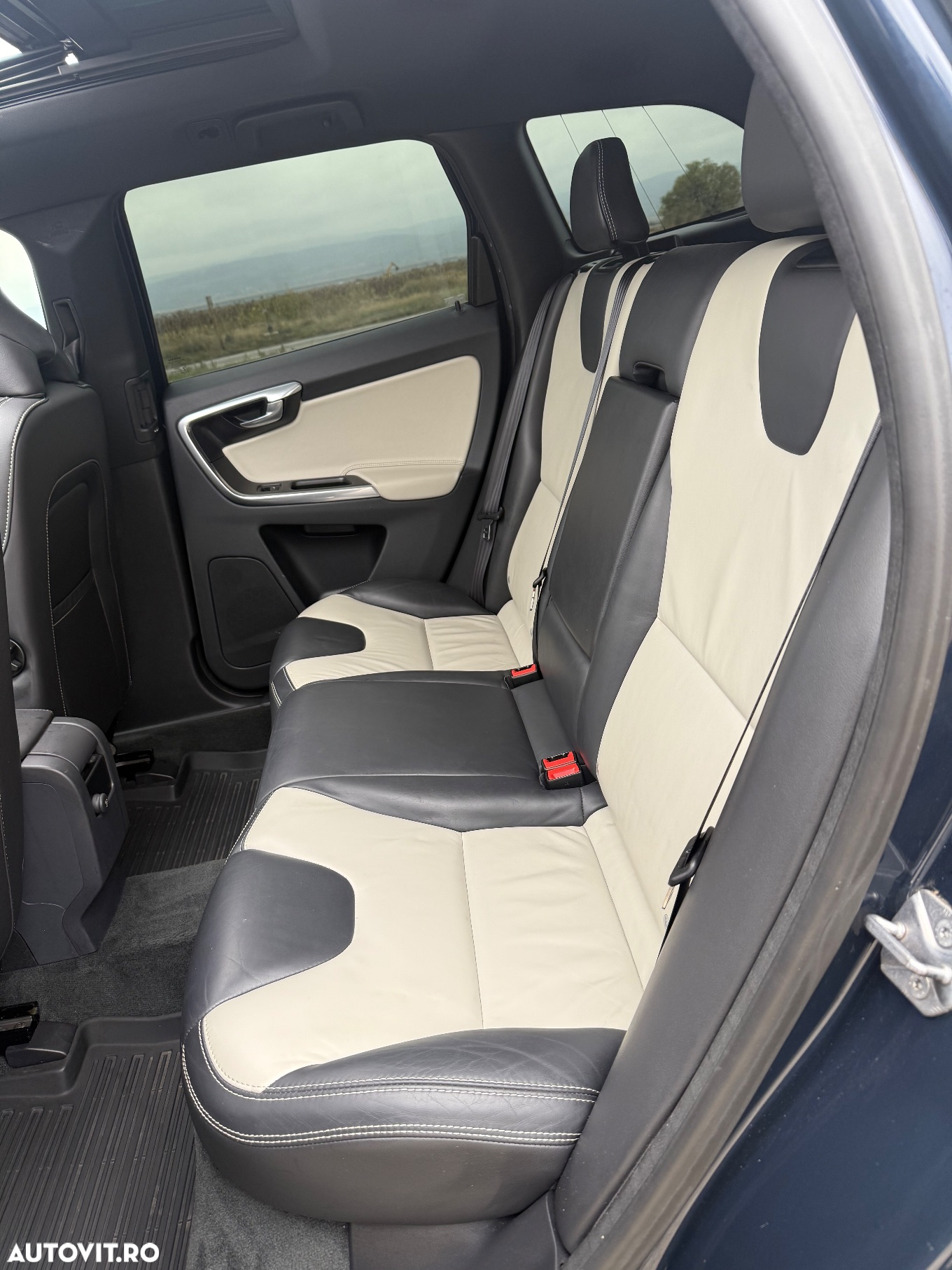 Volvo XC 60 D5 AWD Aut. Edition Pro - 28